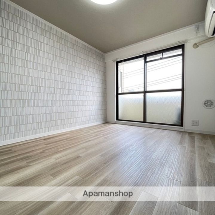 ピアーチェ住吉の居間