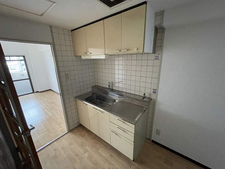 広島県広島市西区中広町2丁目の賃貸マンションのキッチン