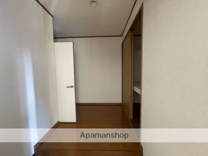 モリヤビルの居間