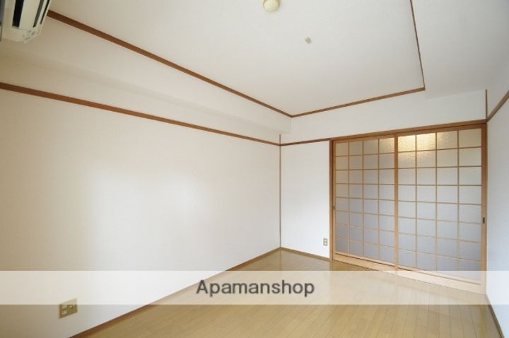 松岡ビルの居間