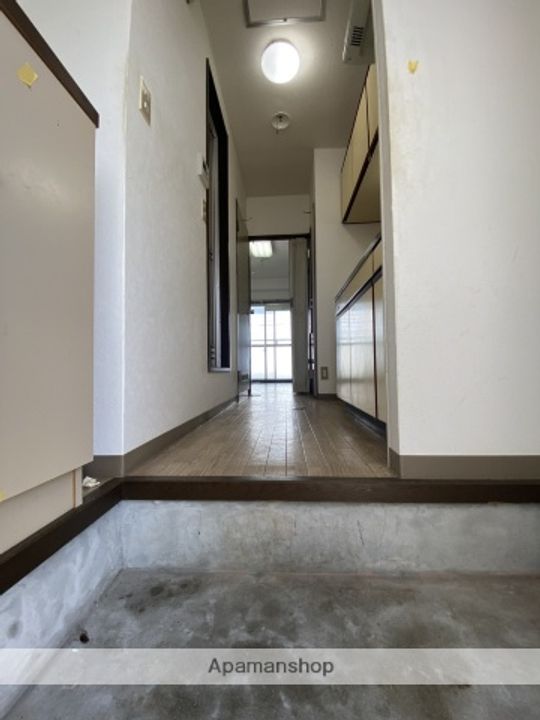 広島県広島市東区牛田東4丁目の賃貸マンションの玄関