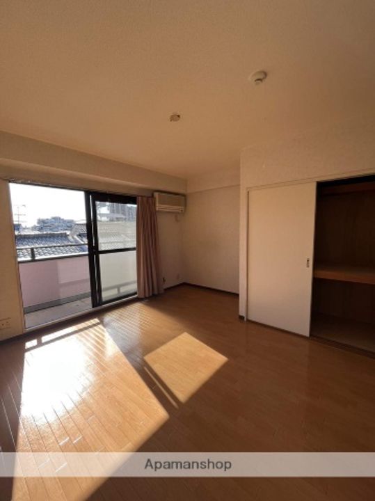 広島県広島市南区皆実町4丁目の賃貸マンションの居間