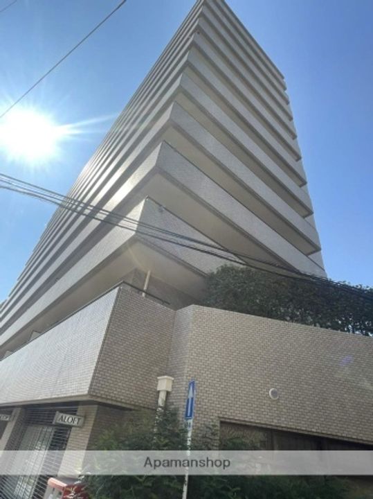 鶴見ハイタウンの外観