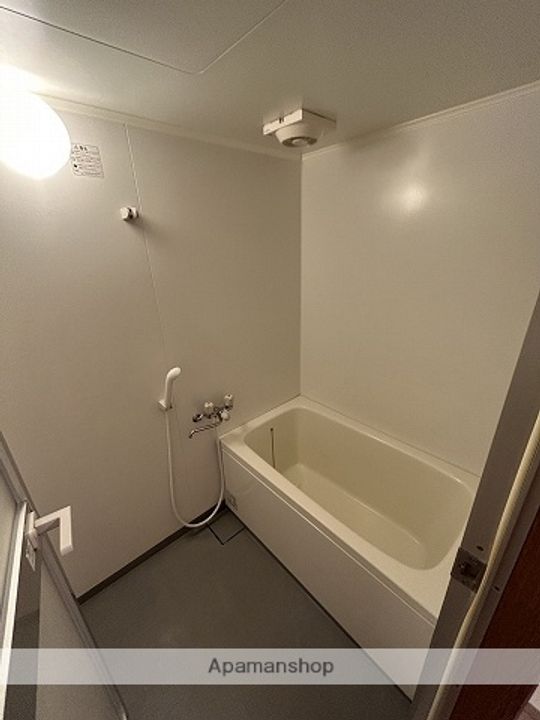 広島県広島市中区広瀬町の賃貸マンションの風呂