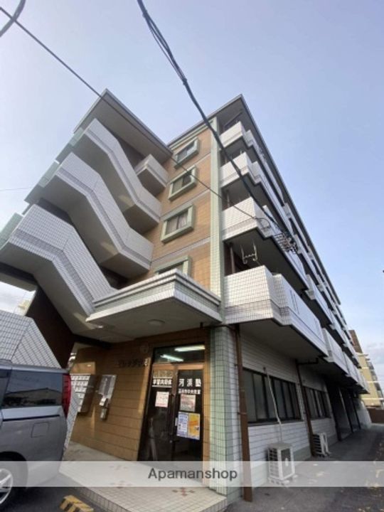 ビレッジ中央の外観