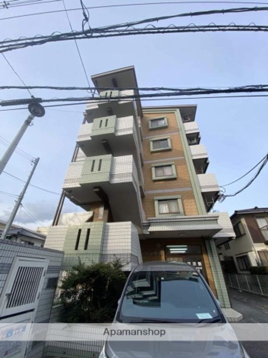 ビレッジ中央の外観