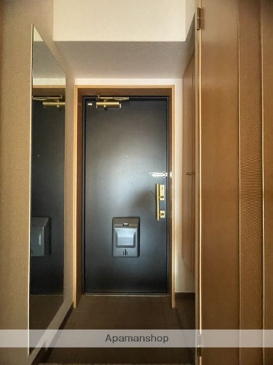 広島県広島市中区南竹屋町の賃貸マンションの玄関