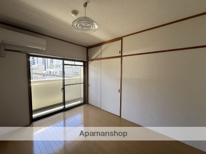 広島県広島市中区小町の賃貸マンションの内装