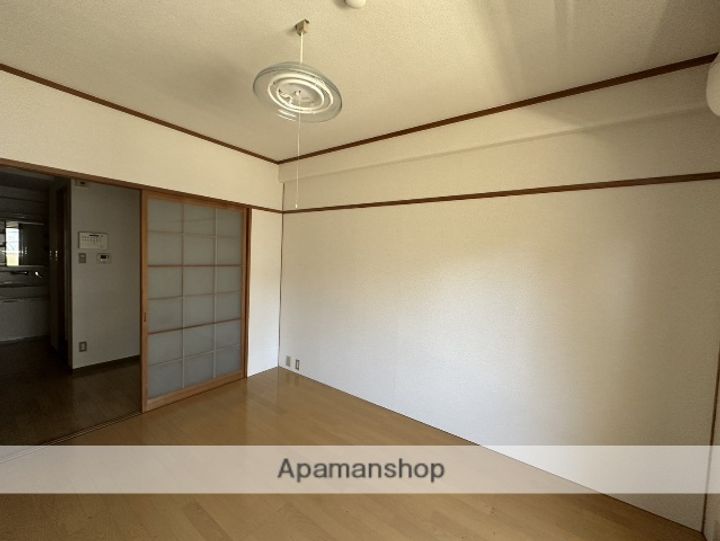 広島県広島市中区小町の賃貸マンションの内装