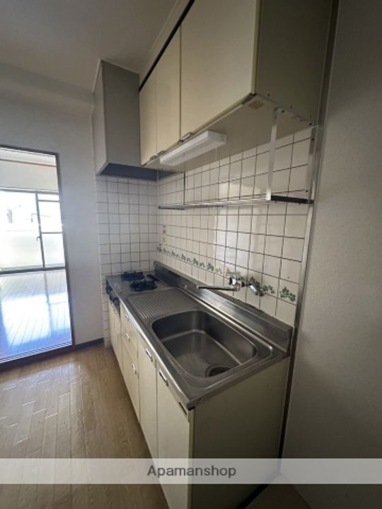 広島県広島市中区小町の賃貸マンションのキッチン