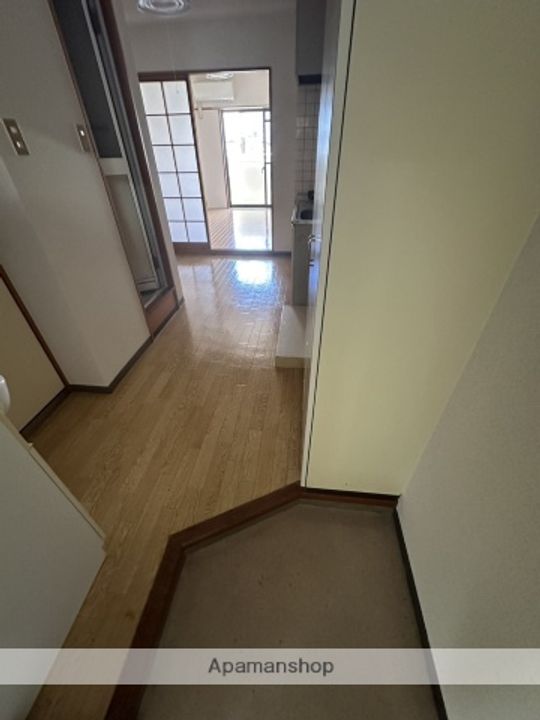 広島県広島市中区小町の賃貸マンションの玄関