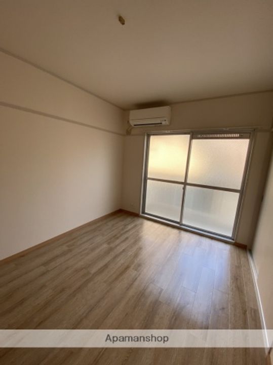 峰ガーデンの居間