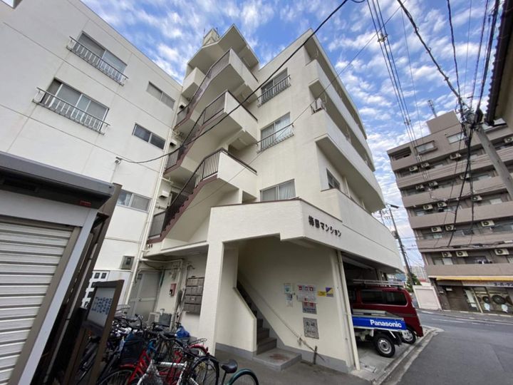 梅田マンションの外観