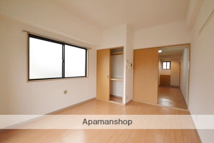 広島県安芸郡府中町茂陰1丁目の賃貸マンション304の居間