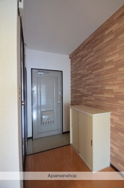 広島県広島市安佐北区可部南4丁目の賃貸マンションの玄関