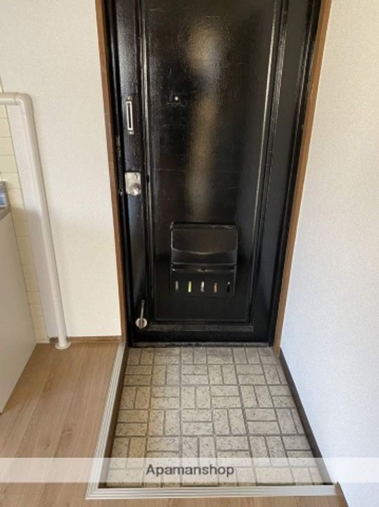 川手ビルの玄関
