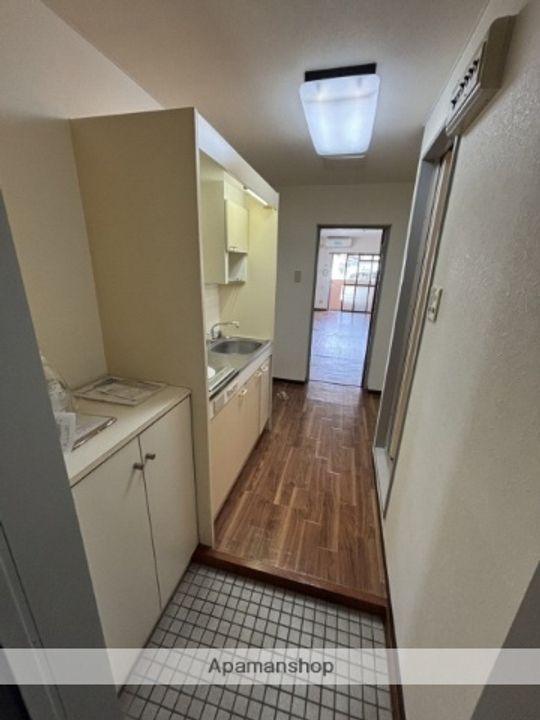 広島県広島市安佐南区西原2丁目の賃貸マンションの玄関