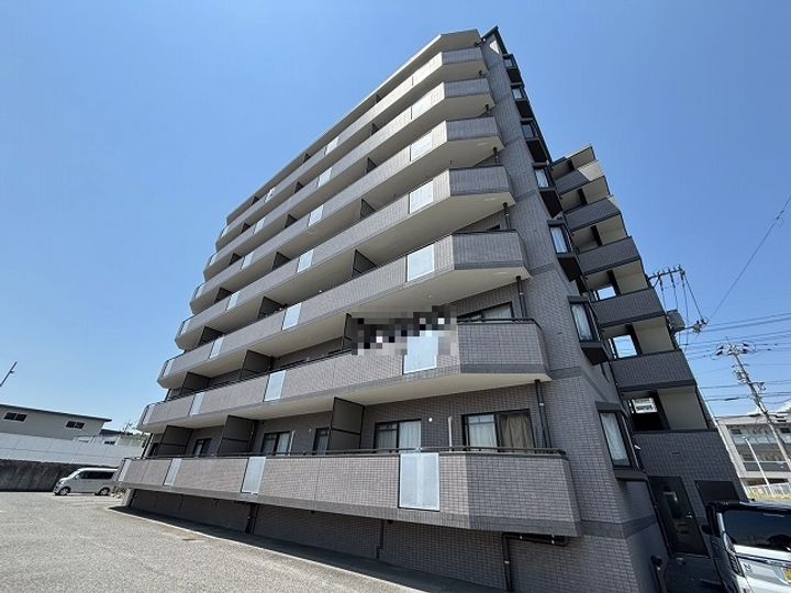 広島県広島市安佐南区川内5丁目の賃貸マンションの外観