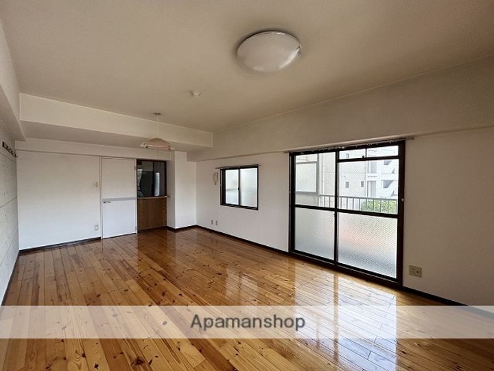 第1木本ビルの居間