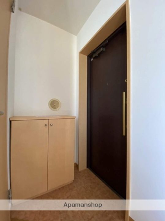 広島県広島市西区己斐本町2丁目の賃貸マンションの玄関