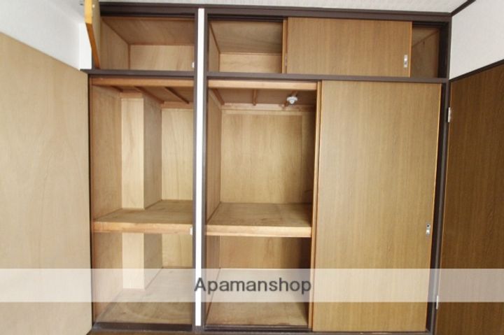 広島県広島市西区田方1丁目の賃貸マンションの内装