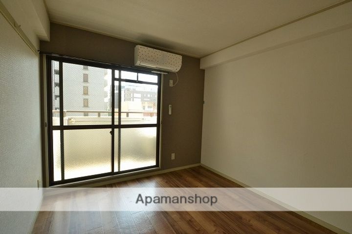 舟入 松尾ビルの居間