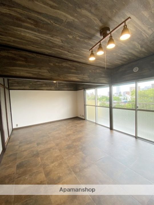 広島県広島市東区牛田本町4丁目の賃貸マンションの内装