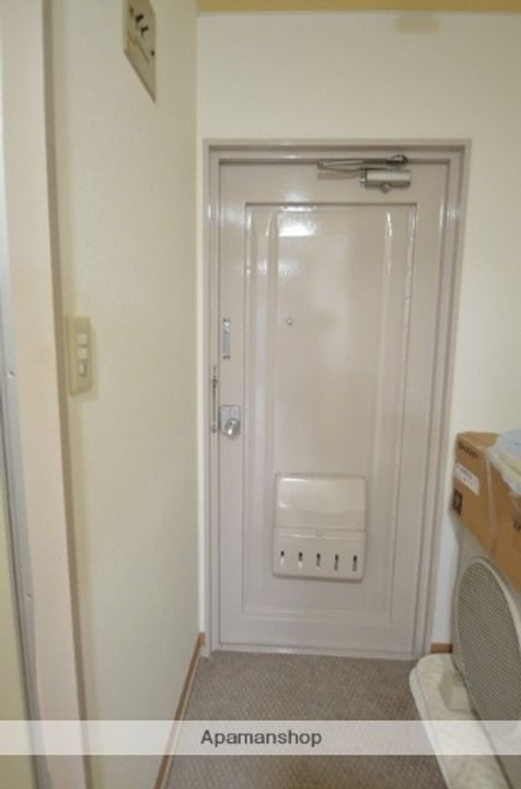 広島県広島市安佐北区可部南4丁目の賃貸マンションの玄関