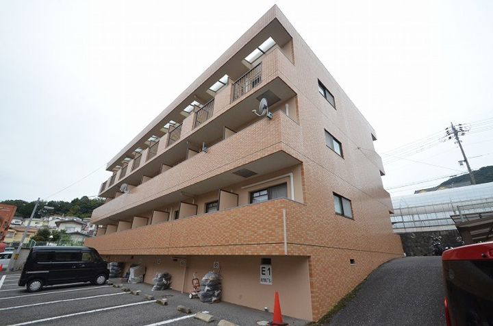 広島県広島市安佐南区高取北1丁目の賃貸マンション105の外観