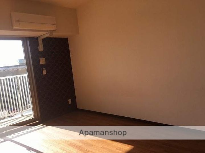 広島県広島市西区西観音町の賃貸マンションの内装