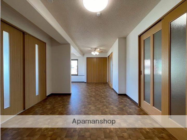 広島県広島市佐伯区千同2丁目の賃貸マンションの内装