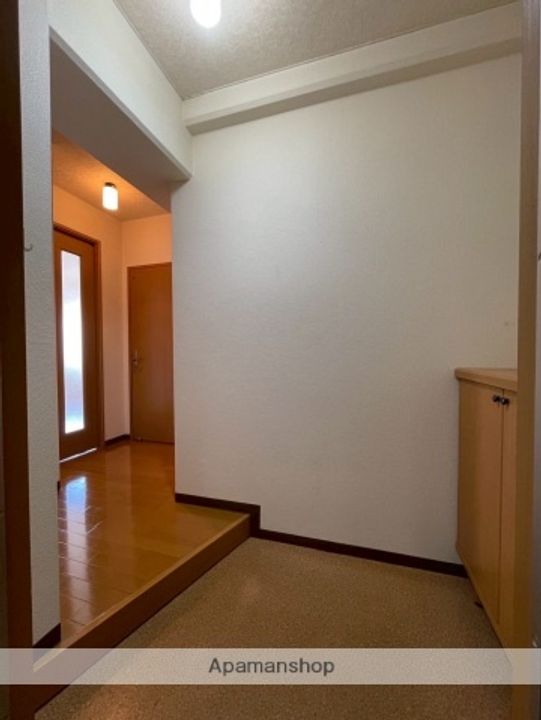 広島県広島市佐伯区千同2丁目の賃貸マンションの玄関