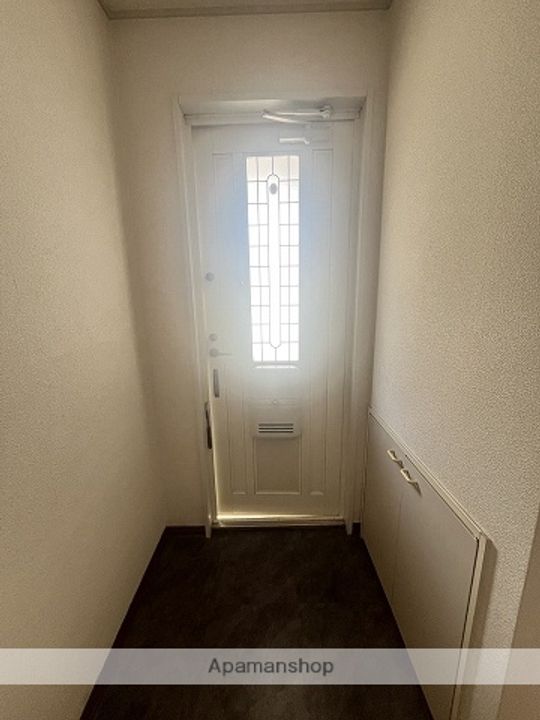 広島県広島市安佐南区大町西1丁目の賃貸アパートの玄関