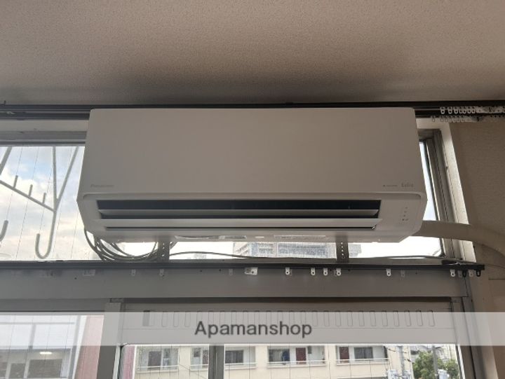 サンヨービル403の内装