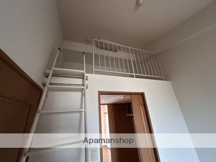 アティール観音の内装