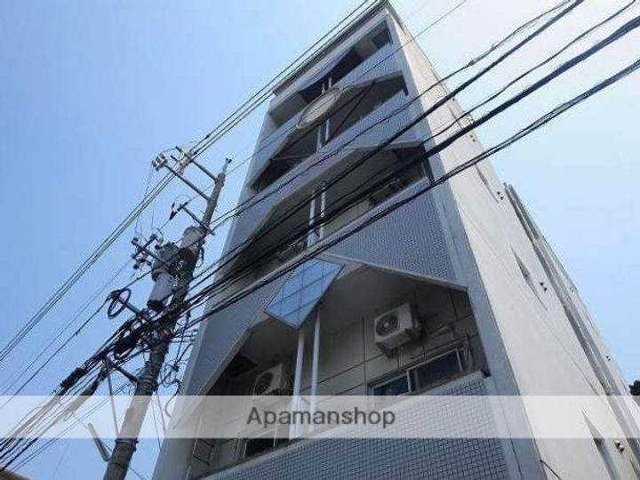 WHITE草津の外観