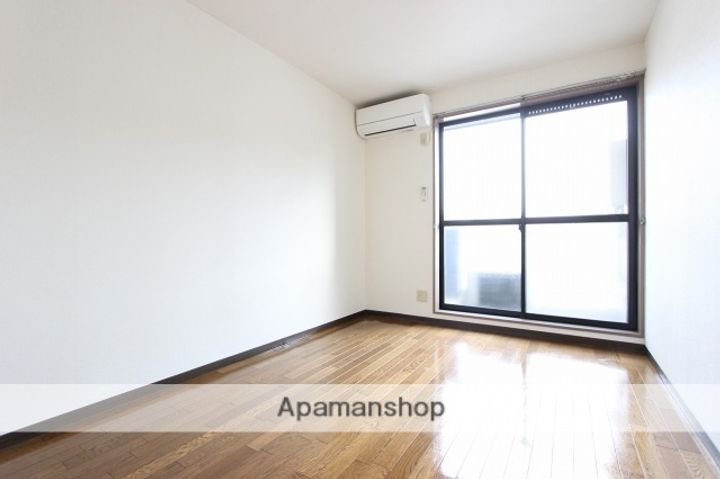 広島県広島市安佐北区亀山4丁目の賃貸アパートの居間