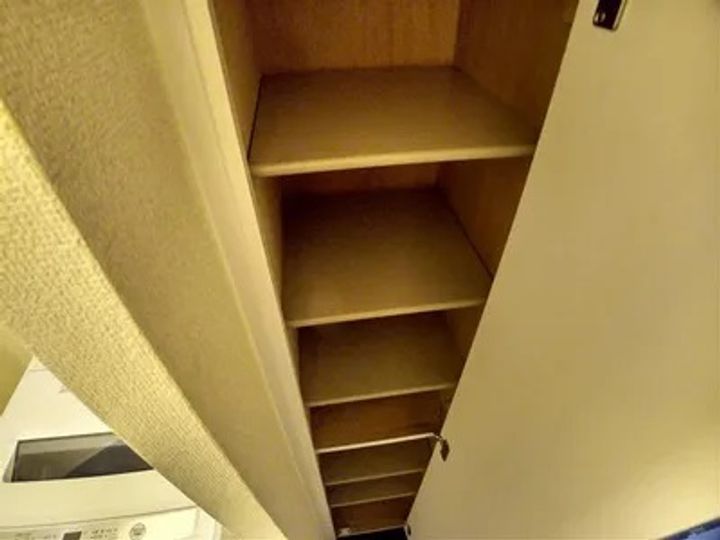 レオパレスメゾン春風の玄関