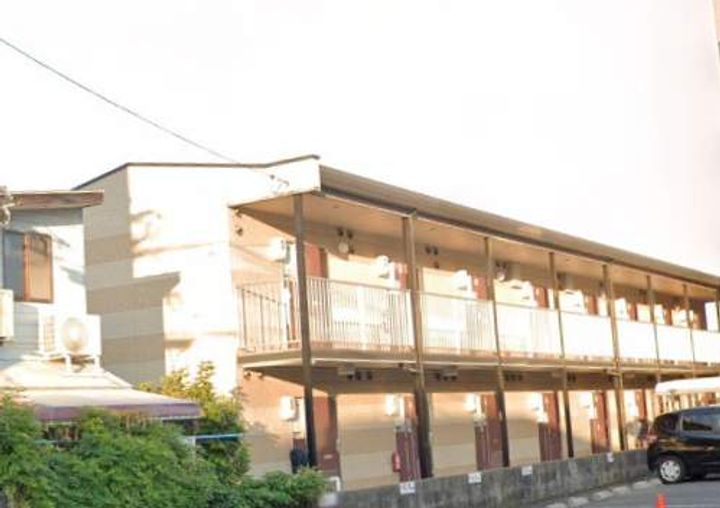 レオパレスオアゾ東本浦105の外観