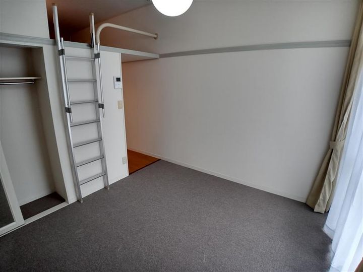 レオパレスVilla206の居間