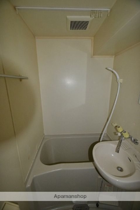 広島県広島市中区舟入本町の賃貸マンションの風呂