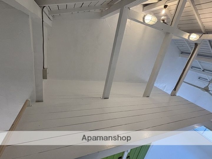 ALL AGES APARTMENTの内装