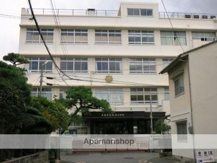 ALL AGES APARTMENTの周辺