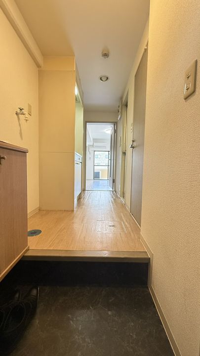 コンフォートNビルの玄関