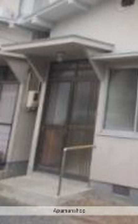 広島県広島市東区戸坂山根2丁目の賃貸アパートの玄関