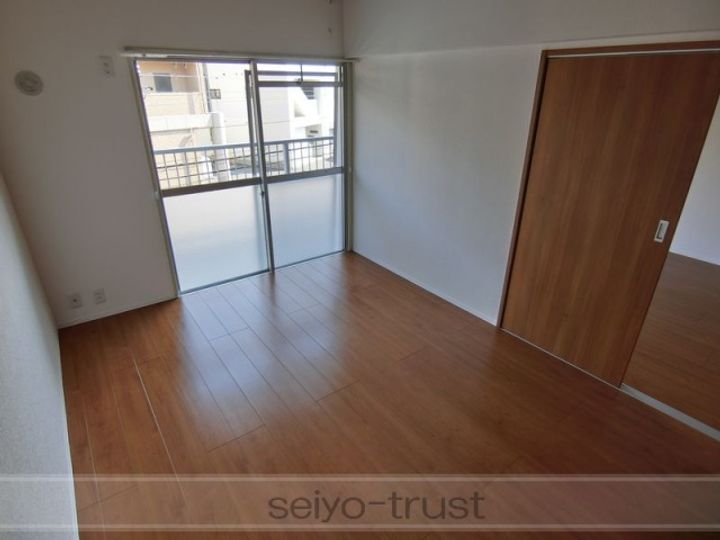 西興ビル302号室の内装