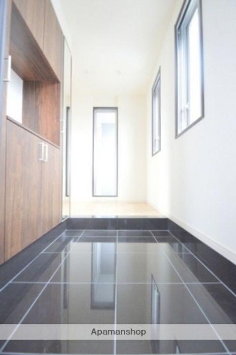 広島県広島市中区加古町の賃貸マンションの玄関