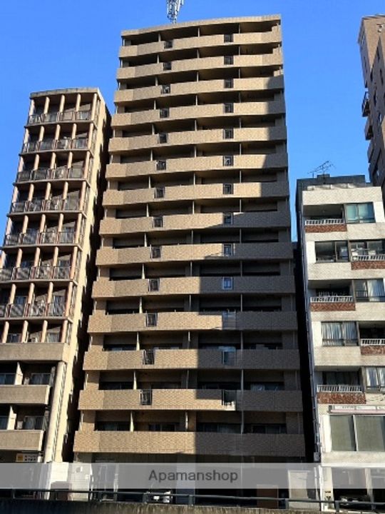 広島県広島市中区宝町の賃貸マンションの外観