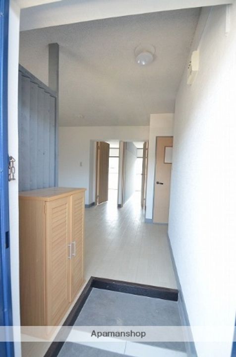 広島県広島市安佐北区可部5丁目の賃貸マンションの玄関