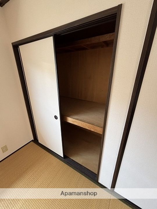 広島県広島市安佐南区祇園2丁目の賃貸アパートの内装